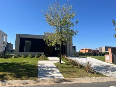 Casa 3 dormitorios en venta en Puertos, Escobar