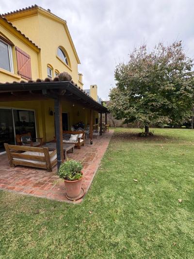 Casa 4 dormitorios en venta en General Pacheco, Tigre