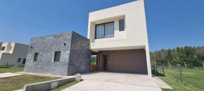 Casa 3 dormitorios en venta en Villanueva, Tigre