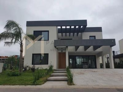 Casa 5 dormitorios en venta en Pilar