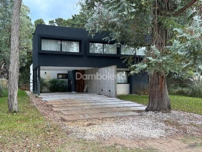 Casa 4 dormitorios en venta en Deportivo II, Costa Esmeralda