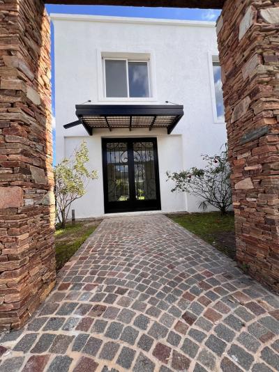 Casa 3 dormitorios en venta en Villanueva, Tigre