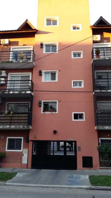 Departamento 2 dormitorios en venta en Sarandi, Avellaneda