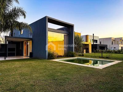 Casa 3 dormitorios en venta en Puertos, Escobar