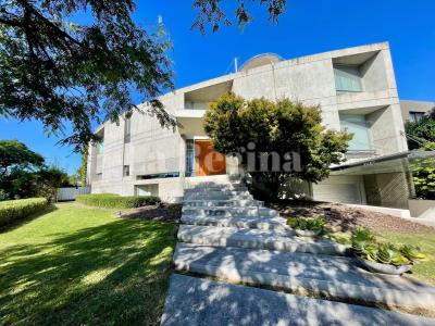 Casa 6 dormitorios en alquiler en Santa Barbara, Tigre