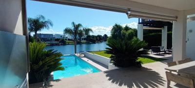 Casa 4 dormitorios en venta en Nordelta, Tigre