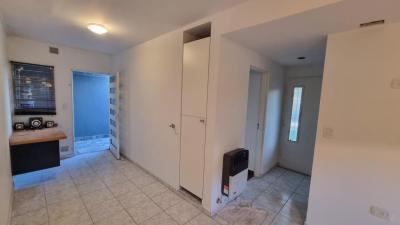 Departamento 1 dormitorios en alquiler en Jose Melchor Romero, La Plata