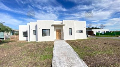 Casa 4 dormitorios en venta en Pilar del Este, Pilar