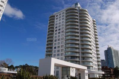 Departamento 2 dormitorios en venta en Punta del Este, Punta del Este