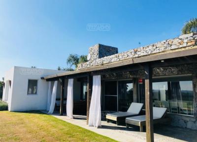 Casa 4 dormitorios en venta en Punta del Este, Punta del Este