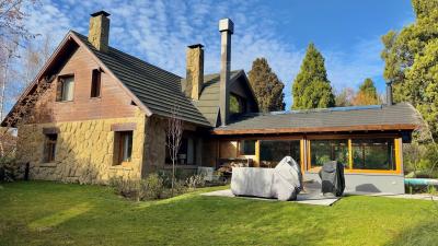 Casa 4 dormitorios en venta en Arelauquen Golf & CC, Bariloche