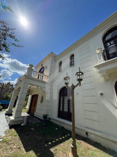 Casa 4 dormitorios en venta en Septiembre, Escobar