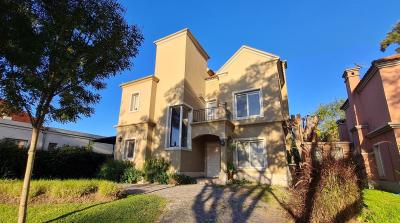 Casa 3 dormitorios en alquiler en General Pacheco, Tigre