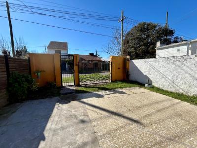 Casa 2 dormitorios en venta en Los Hornos, La Plata