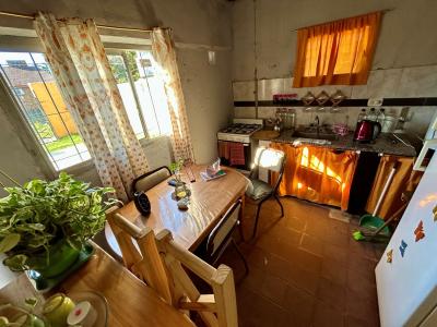 Casa 2 dormitorios en venta en Los Hornos, La Plata