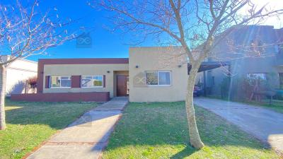 Casa 4 dormitorios en venta en Pilar del Este, Pilar