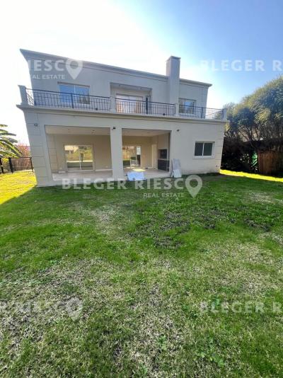 Casa 3 dormitorios en alquiler en Villanueva, Tigre