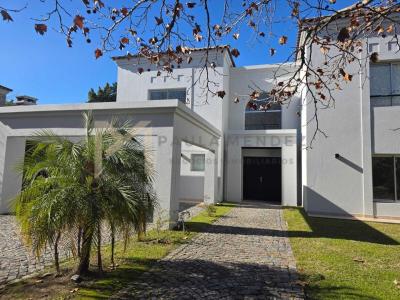Casa 4 dormitorios en venta en Nordelta, Tigre