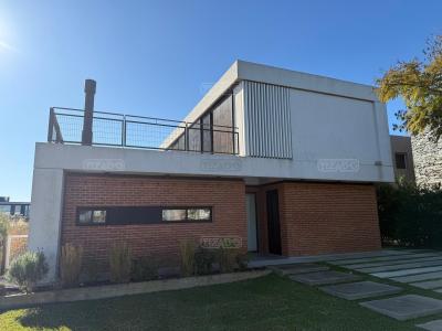 Casa 3 dormitorios en venta en Puertos, Escobar