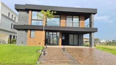 Casa 4 dormitorios en alquiler en Nordelta, Tigre