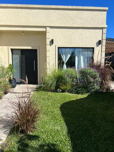 Casa 3 dormitorios en venta en Pilar del Este, Pilar