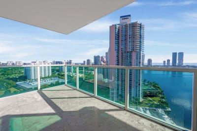 Departamento 3 dormitorios en venta en Aventura, Miami