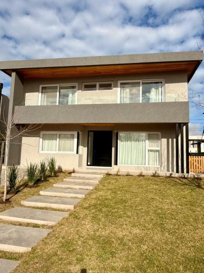 Casa 4 dormitorios en alquiler en Nordelta, Tigre