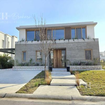 Casa 4 dormitorios en venta en Nordelta, Tigre