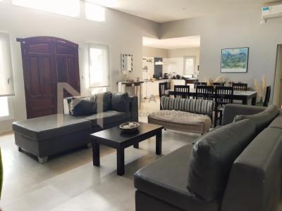 Casa 4 dormitorios en alquiler temporario en Costa Esmeralda