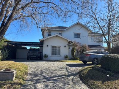 Casa 4 dormitorios en venta en Septiembre, Escobar