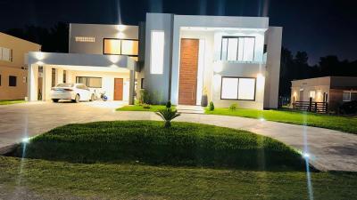 Casa 5 dormitorios en alquiler en Haras del Sol, Pilar