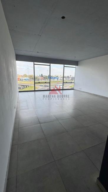 Oficina en venta en Pilar