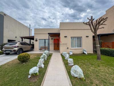 Casa 3 dormitorios en venta en El Aljibe, Pilar