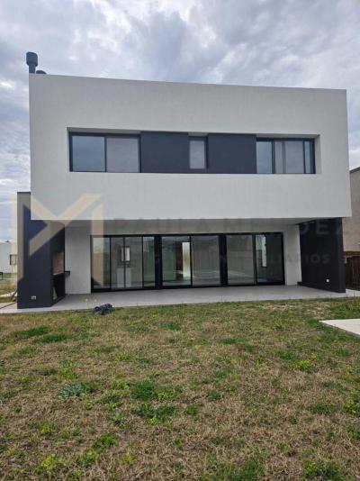 Casa 3 dormitorios en venta en Villanueva, Tigre