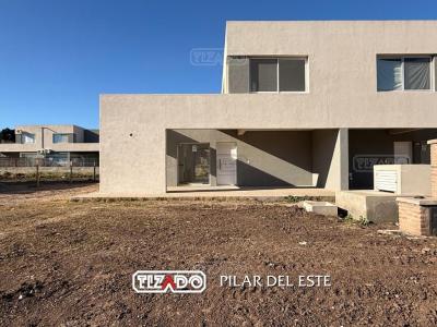 Casa 2 dormitorios en alquiler en Pilar del Este, Pilar