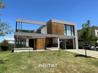 Casa en venta en Puertos, Escobar