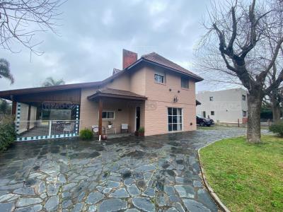 Casa 5 dormitorios en venta en Francisco Álvarez, Moreno
