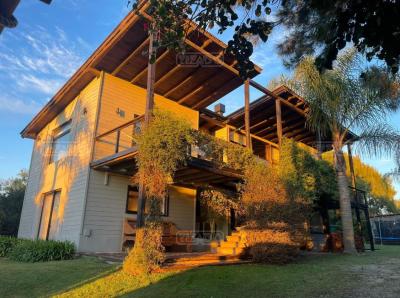 Casa 4 dormitorios en venta en Punta del Este, Punta del Este