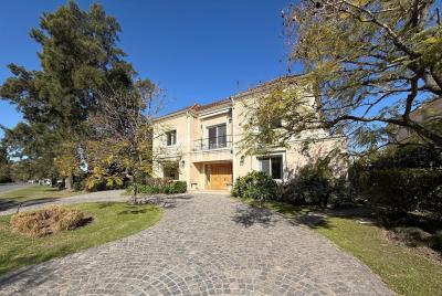 Casa 5 dormitorios en venta en General Pacheco, Tigre