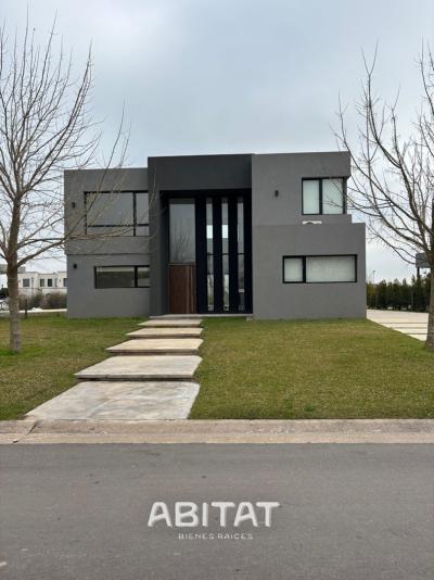 Casa 3 dormitorios en venta en Puertos, Escobar