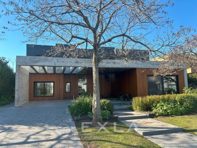 Casa 4 dormitorios en venta en Nordelta, Tigre