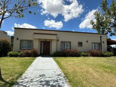 Casa 2 dormitorios en alquiler en Pilar del Este, Pilar