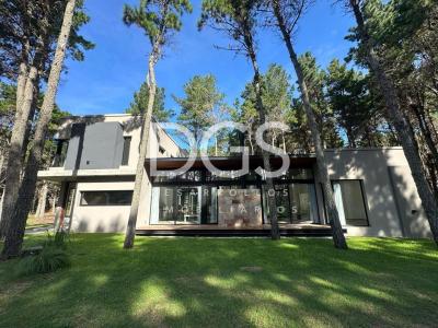 Casa 3 dormitorios en venta en Pinamar