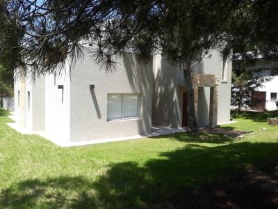 Casa 5 dormitorios en alquiler temporario en Costa Esmeralda