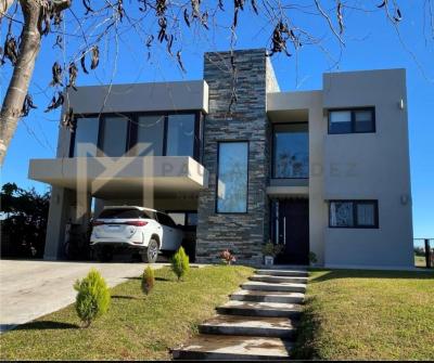 Casa 4 dormitorios en venta en Escobar