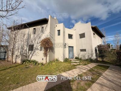Casa 4 dormitorios en venta en Pilar del Este, Pilar