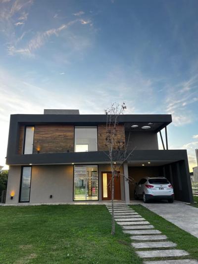 Casa 3 dormitorios en venta en Puertos, Escobar
