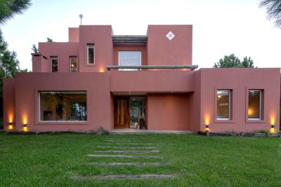 Casa 3 dormitorios en alquiler temporario en Costa Esmeralda
