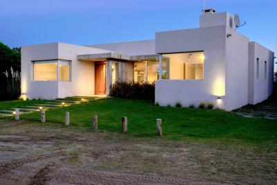 Casa 3 dormitorios en alquiler temporario en Costa Esmeralda