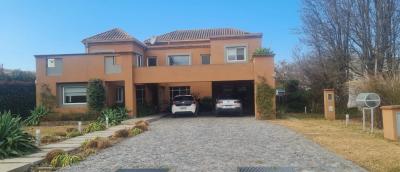 Casa 3 dormitorios en venta en Estancias del Pilar, Pilar
